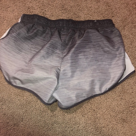 Running active shorts - Picture 2 of 5